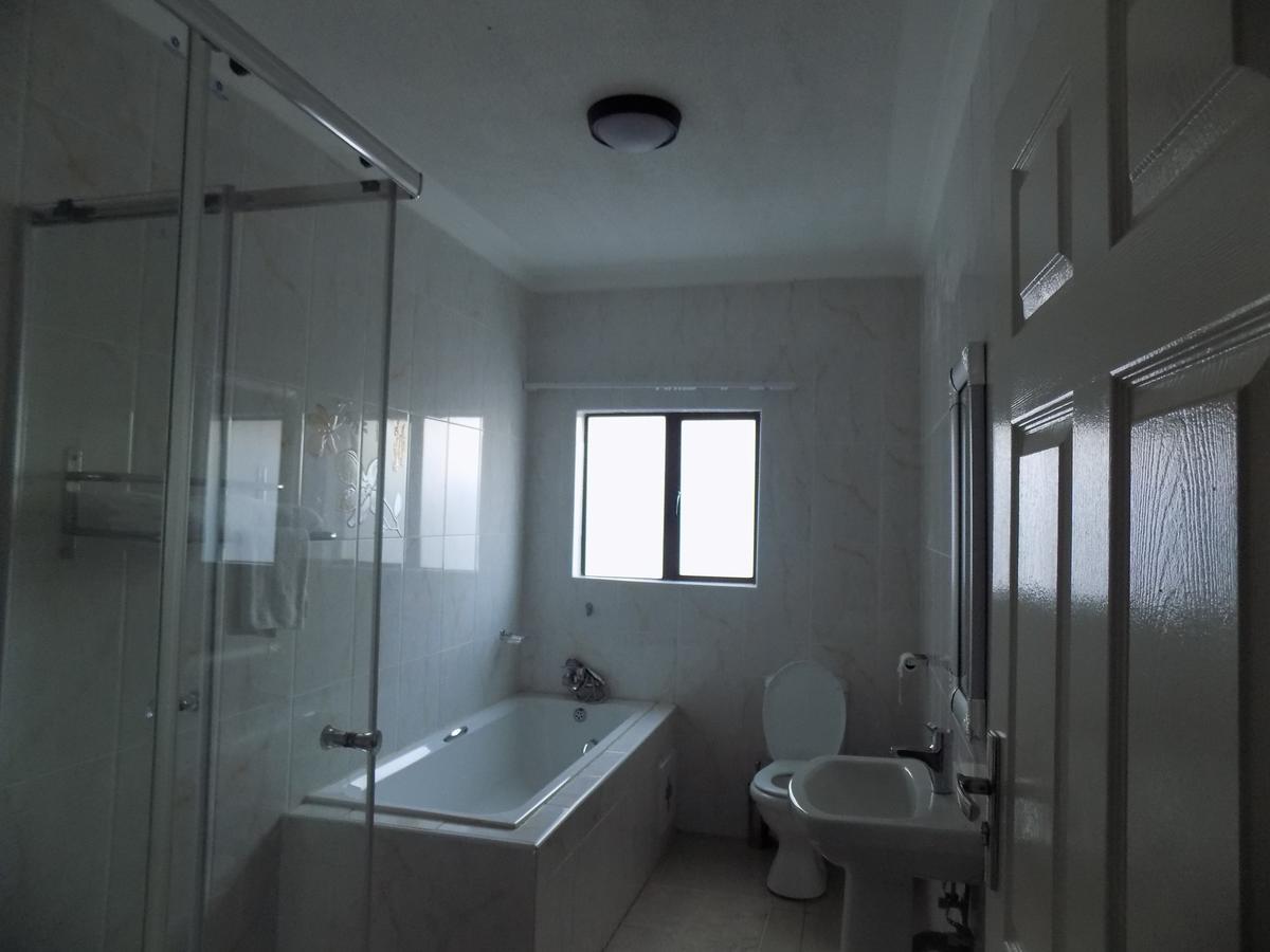 Streets Of Gold Guest House Gaborone Ngoại thất bức ảnh